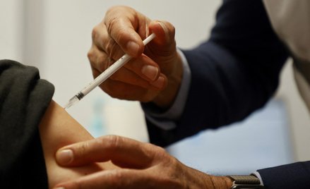 EMA publikuje nowy raport w sprawie szczepionki AstraZeneca