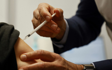 EMA publikuje nowy raport w sprawie szczepionki AstraZeneca