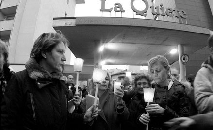 Demonstracja w obronie życia Eluany Englaro przed kliniką La Quiete we włoskim Udine, 7 lutego 2008 