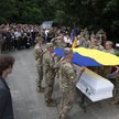 Pogrzeb jednej z dziesiątków tysięcy ofiar wojny – fotografa Arsena Fedosenki, Kijów, lipiec 2024 r.