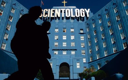 Świątynia scjentologów przy Bulwarze Zachodzącego Słońca w Hollywood