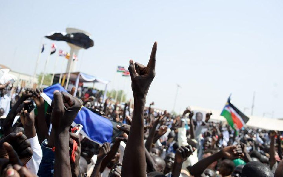 Świętujący mieszkańcy Dżuby