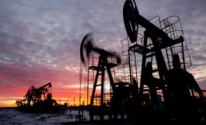 Ataki na rosyjskie rafinerie obniżają ceny ropy na świecie