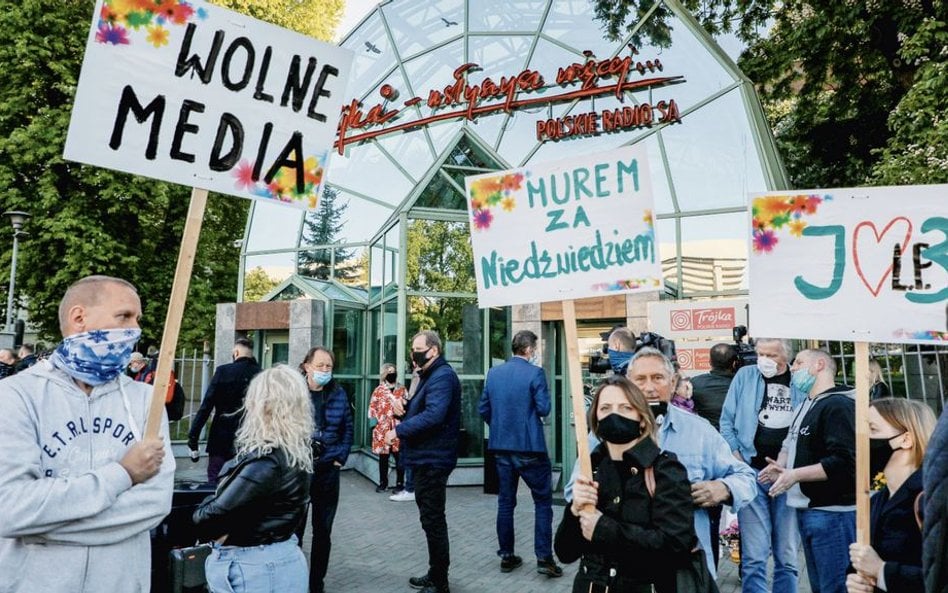 PiS i media. Ręczne sterowanie, donosy i nadgorliwość