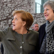 Theresa May przyleciała we wtorek do Berlina, by prosić Angelę Merkel o przełożenie brexitu