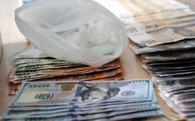 Zabezpieczone pieniądze i kokaina