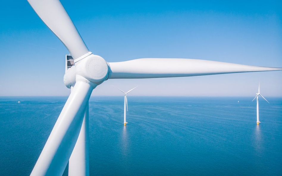 Od 2004 r. świat zainwestował 2,9 biliona dolarów w zieloną energię.