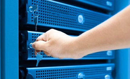 Serwery pełne danych o obywatelach. Spór dotyczy systemu pozwalającego zarządzać kluczową bazą danyc