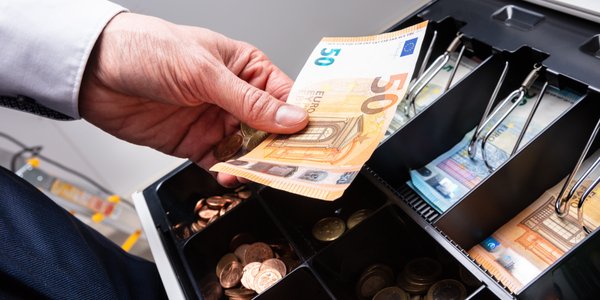 Polska wciąż daleko od euro. Komisja Europejska: Nie spełniacie warunków