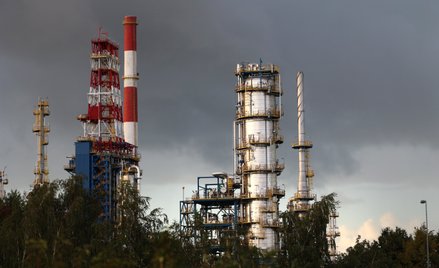 Orlen nadal dużo zarabia na przerobie ropy