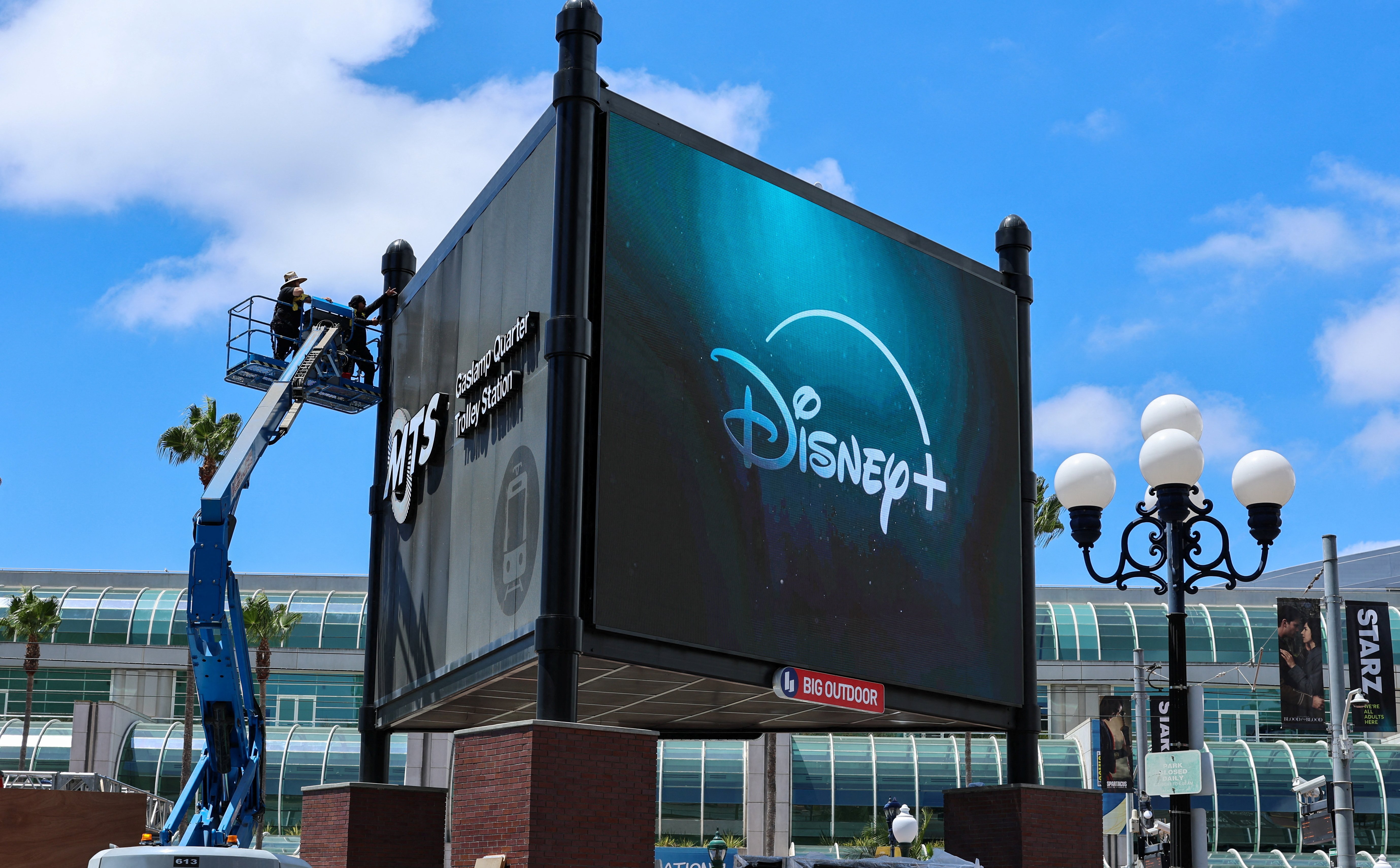 Bond, Batman i Supermeni wracają do akcji. Lubimy tych bohaterów, których już znamy