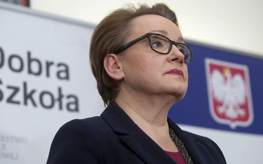 Minister Zalewska wyprasza dziennikarzy. RPO: naruszenie Konstytucji
