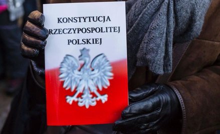 Wątpliwa zmiana Konstytucji RP: Nie będzie 102 senatorów