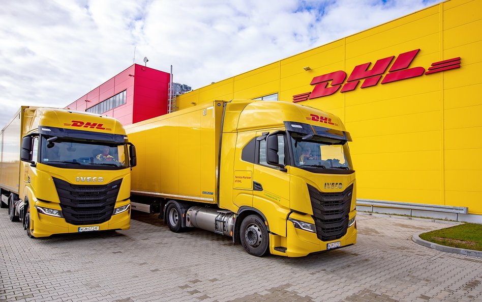 Świętemu Mikołajowi potrzebna pomoc. DHL wynajmuje roboty