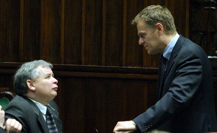 Jarosław Kaczyński i Donald Tusk w Sejmie w 2005 roku