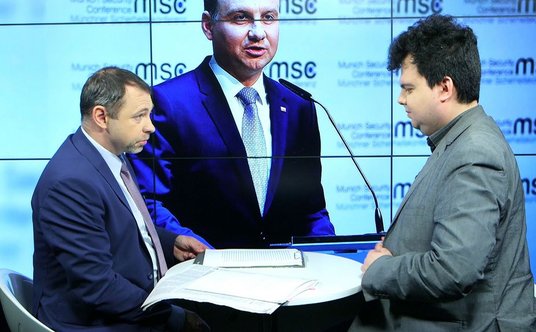 - To może być ciekawe politycznie dla prezydenta, taka ucieczka do przodu - oceniał inicjatywę Andrz