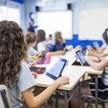 Naukowcy: Córki pomagają w walce z seksizmem
