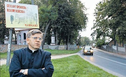 A gdyby jakiś kierowca się zatrzymał i sfinansował budowę nowego kościoła... – marzy ks. Andrzej Jak