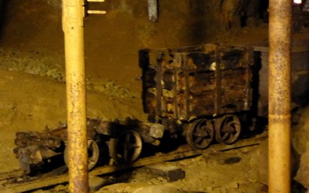 W podziemiach zabytkowej kopalni srebra.