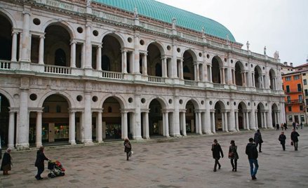 Plus Minus: Arkady Palladia