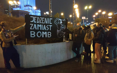 Warszawa: Atak neonazistów na rozdających jedzenie bezdomnym