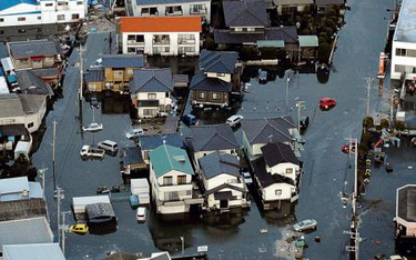 Konieczność znalezienia pieniędzy na likwidację skutków trzęsienia ziemi i tsunami to poważne wyzwan