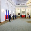 Prezydent Andrzej Duda wręczył Krzyż Komandorski Orderu Odrodzenia Polski Robertowi Lewandowskiemu, 
