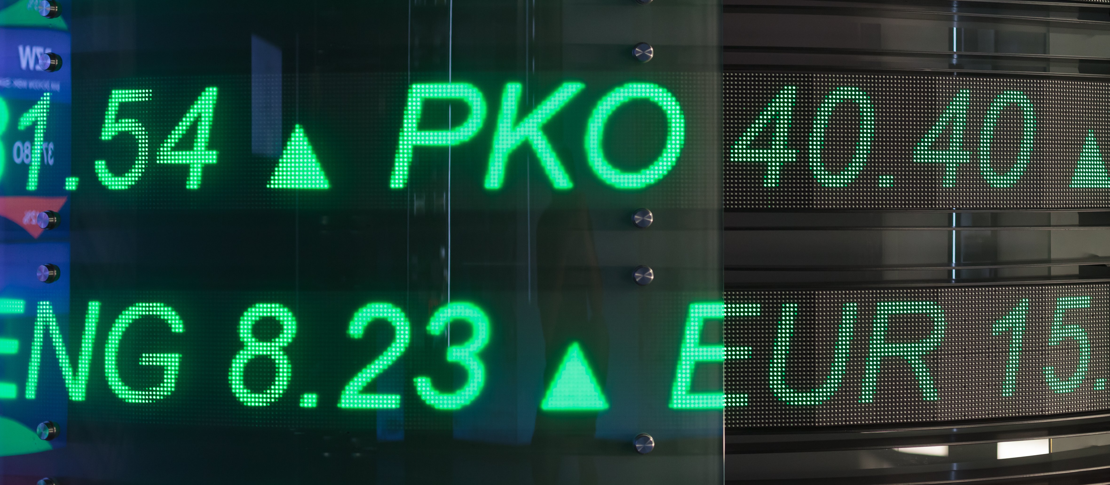 Poniedziałek na rynku: Gra pod wojsko, rozpędzona Diagnostyka, XTB na fali