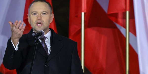 Sondaż: Jak Polacy oceniają korzystanie z prawa weta przez Karola Nawrockiego?