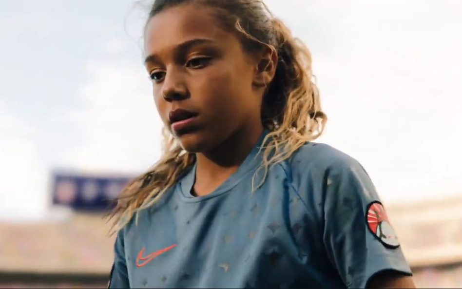 Nike wywołał duże poruszenie reklamą wspierającą kobiecą piłkę nożną