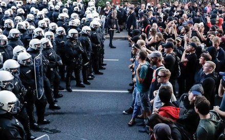 Przed starciem. Policja kontra uczestnicy akcji „Witamy w piekle”