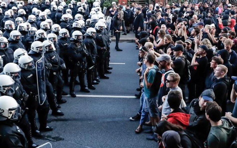 Przed starciem. Policja kontra uczestnicy akcji „Witamy w piekle”