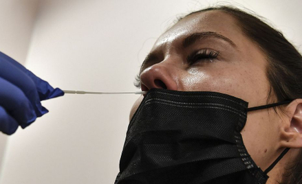 Pandemia wraca. Paryż zabroni spotkań powyżej 10 osób