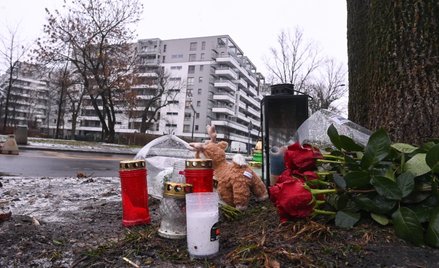 Kwiaty i znicze w miejscu śmiertelnego potrącenia 14-latka przy skrzyżowaniu ulic Ordona i Jana Kazi