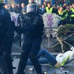 Francja podsumowuje protest "żółtych kamizelek": 400 rannych, "napaści, bójki, walki, alkohol"