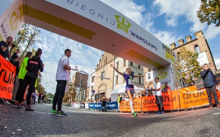 Po raz ósmy odbył się jeden z najpopularniejszych biegów masowych w Polsce - „Biegnij Warszawo".
