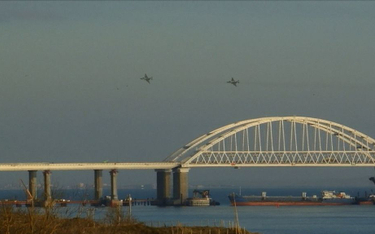 Krym z Rosją połączył olbrzymi most przez Cieśninę Kerczeńską