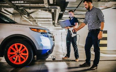 W Krakowie powstają innowacyjne technologie dla autonomicznych aut. Spółka Aptiv współpracuje
z BMW 