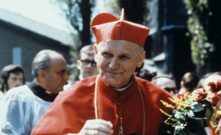 Sondaż: Polacy za sprawdzeniem jak Karol Wojtyła walczył z pedofilią