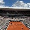 Opustoszałe trybuny na początku meczu Iga Świątek - Marketa Vondrousova w ćwierćfinale Roland Garros