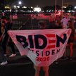 Sondaż: Biden - 47 proc., Trump - 40 proc. Główny temat: epidemia