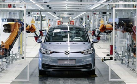 Rozpoczął się proces uniezależniania firm motoryzacyjnych od Chin