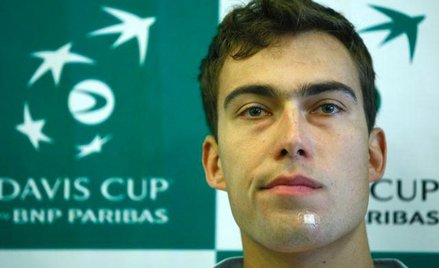 Tenis w Monte Carlo: Janowicza rozbolały plecy