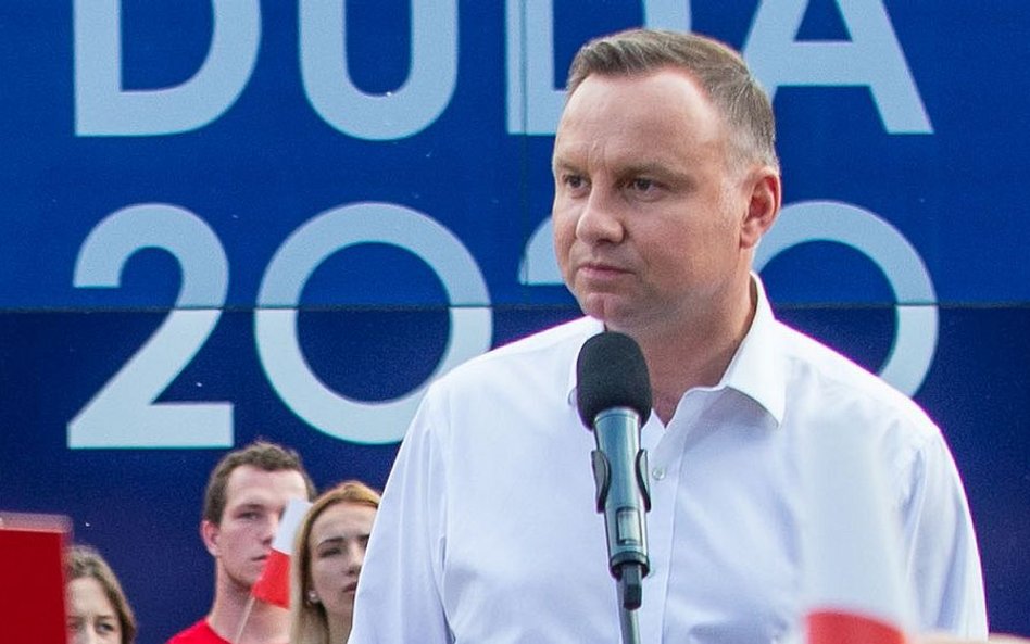 PiS pod presją. Trzaskowski jest jak Duda w 2015