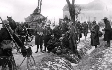 Żołnierze francuscy zimą 1939 r. Kilka miesięcy później Francja skapitulowała