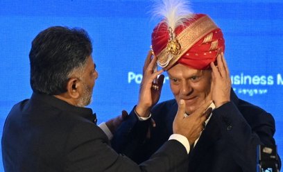 Indie to gospodarka przyszłości. A turban Tuska to symbol skutecznej polityki