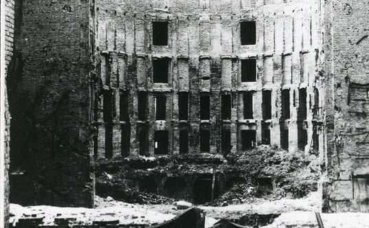 Teatr Wielki, widok ze sceny na widownię, 1944 r.
