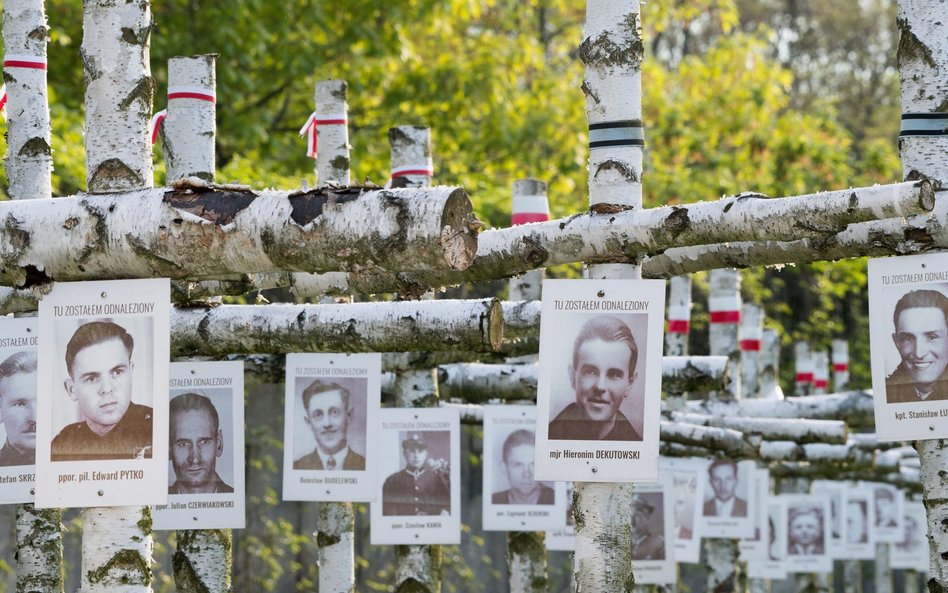 Oficjalne czynniki wyrzucają dziś na śmietnik nie tylko kontrowersyjnego Józefa Kurasia „Ognia”. Poc