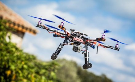 Bezmyślni operatorzy dronów zakłócali już normalne funkcjonowanie lotnisk