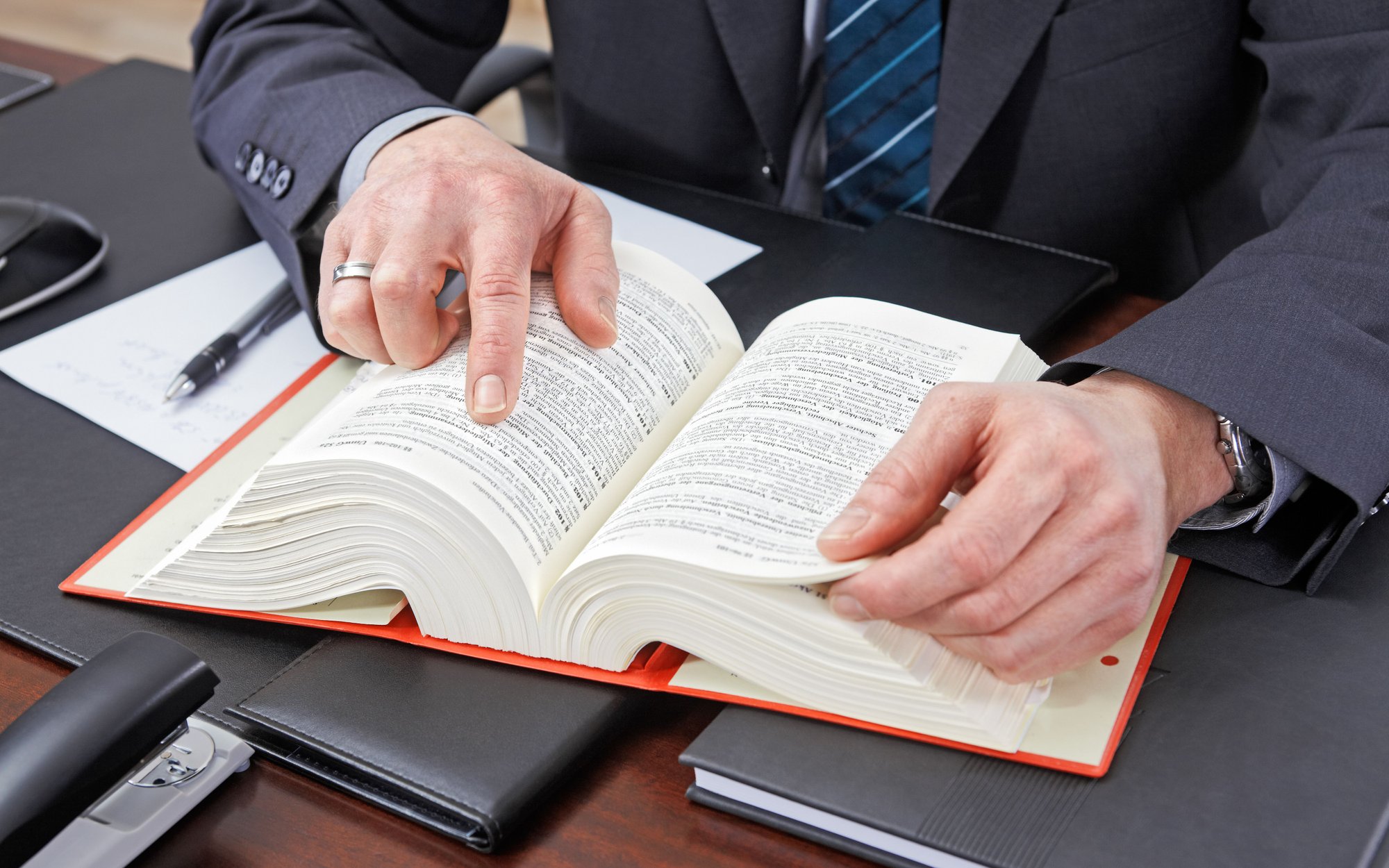 Advisors share their cognition  and time free of charge